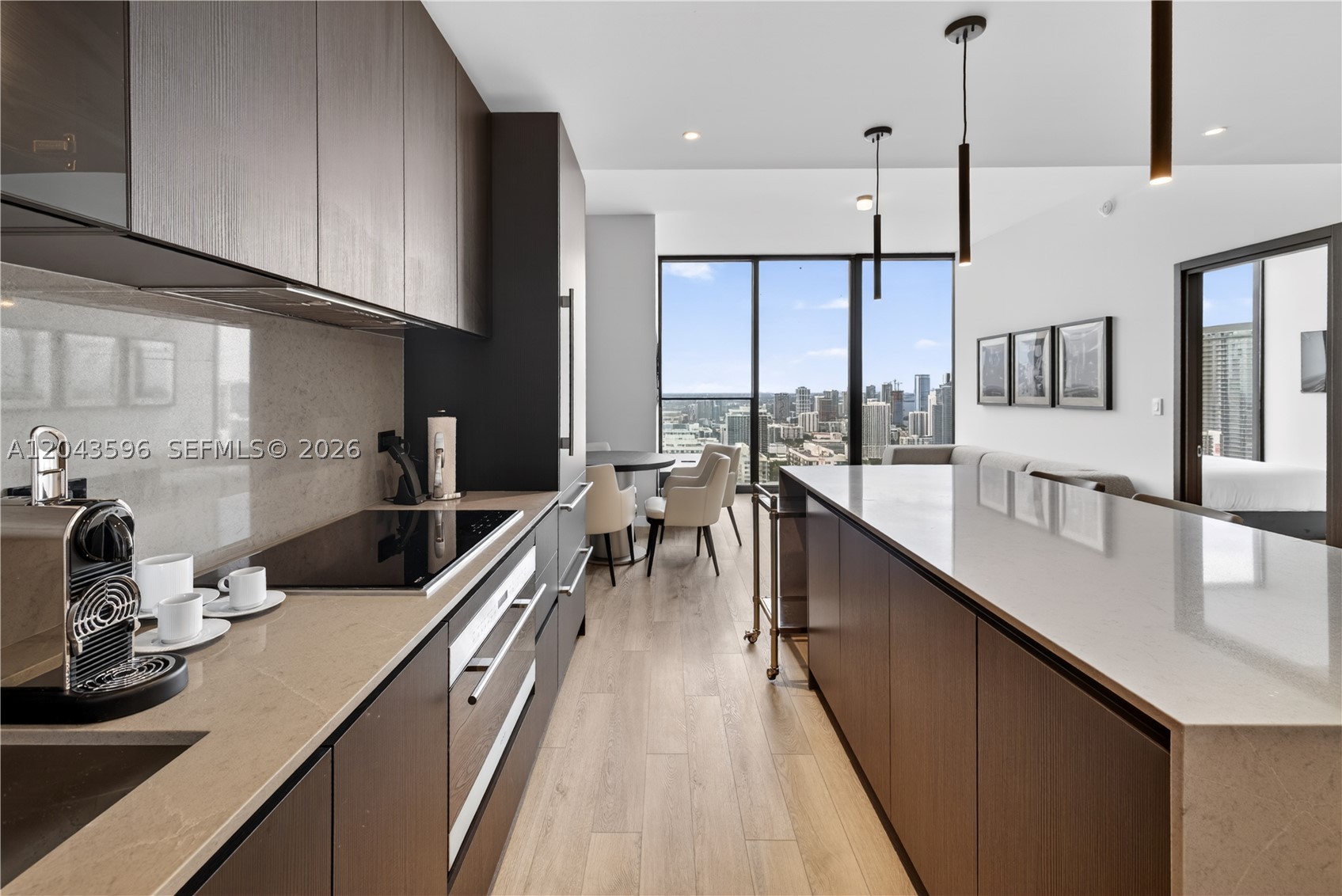 ELLEVEN HOTEL RESIDENCES - Residential