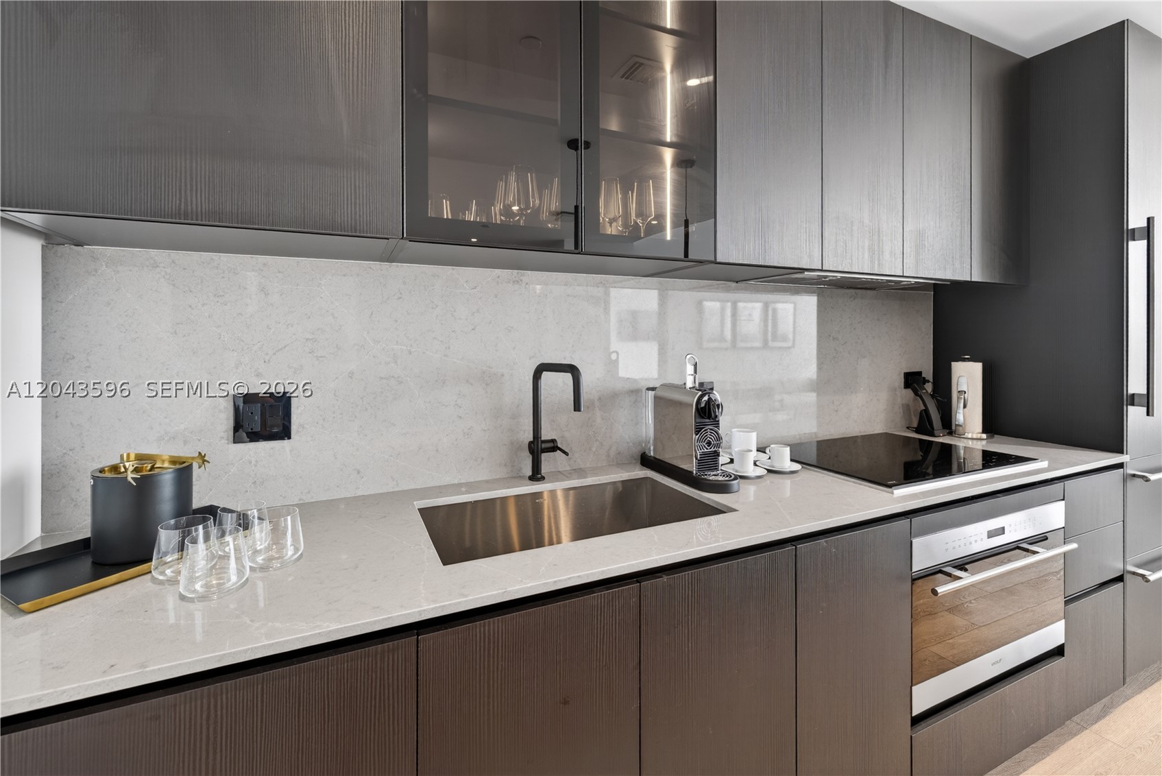 ELLEVEN HOTEL RESIDENCES - Residential