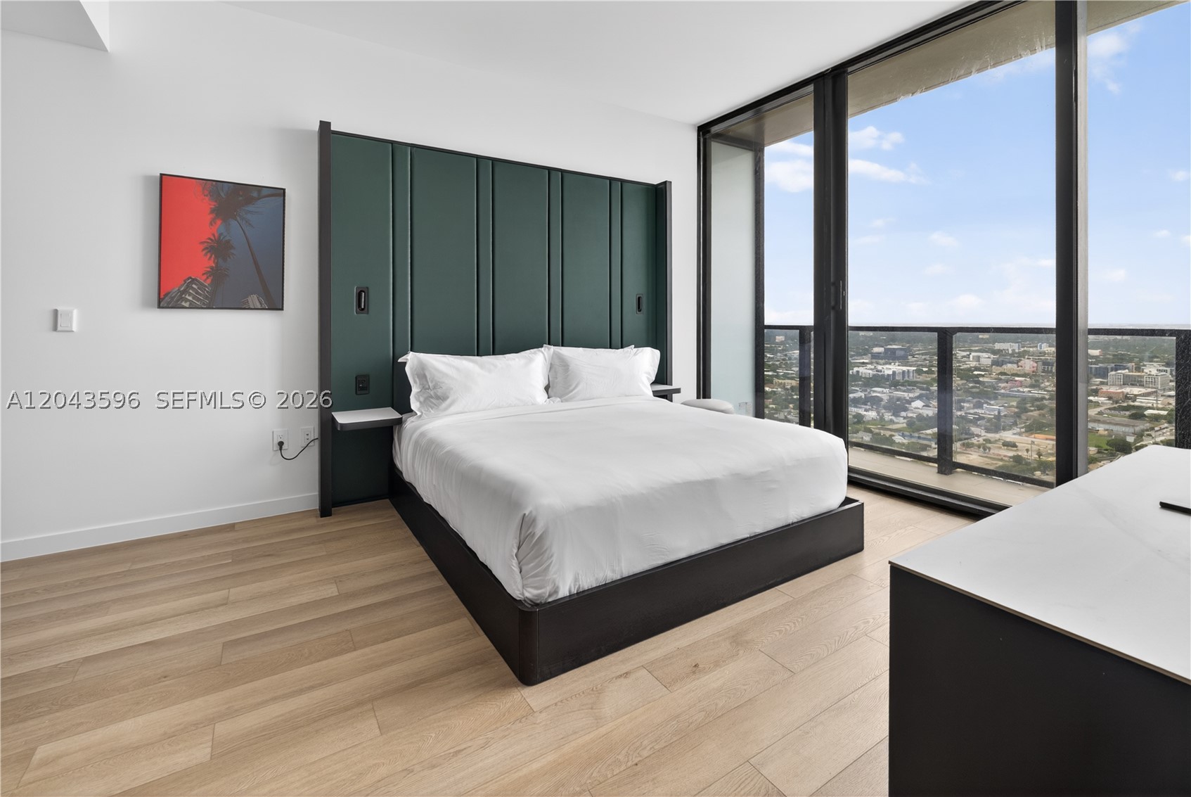 ELLEVEN HOTEL RESIDENCES - Residential