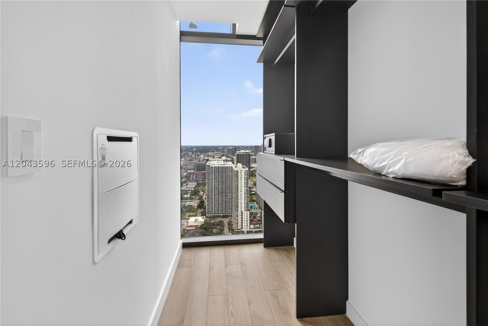 ELLEVEN HOTEL RESIDENCES - Residential