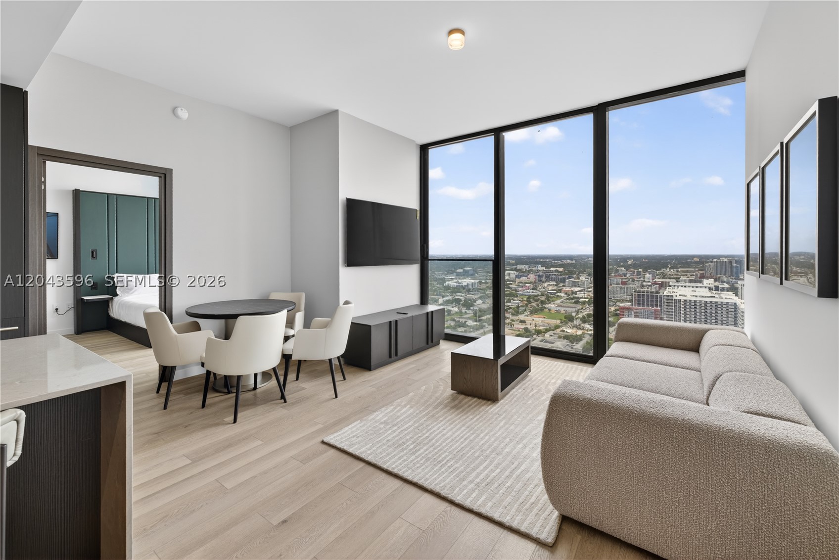 ELLEVEN HOTEL RESIDENCES - Residential