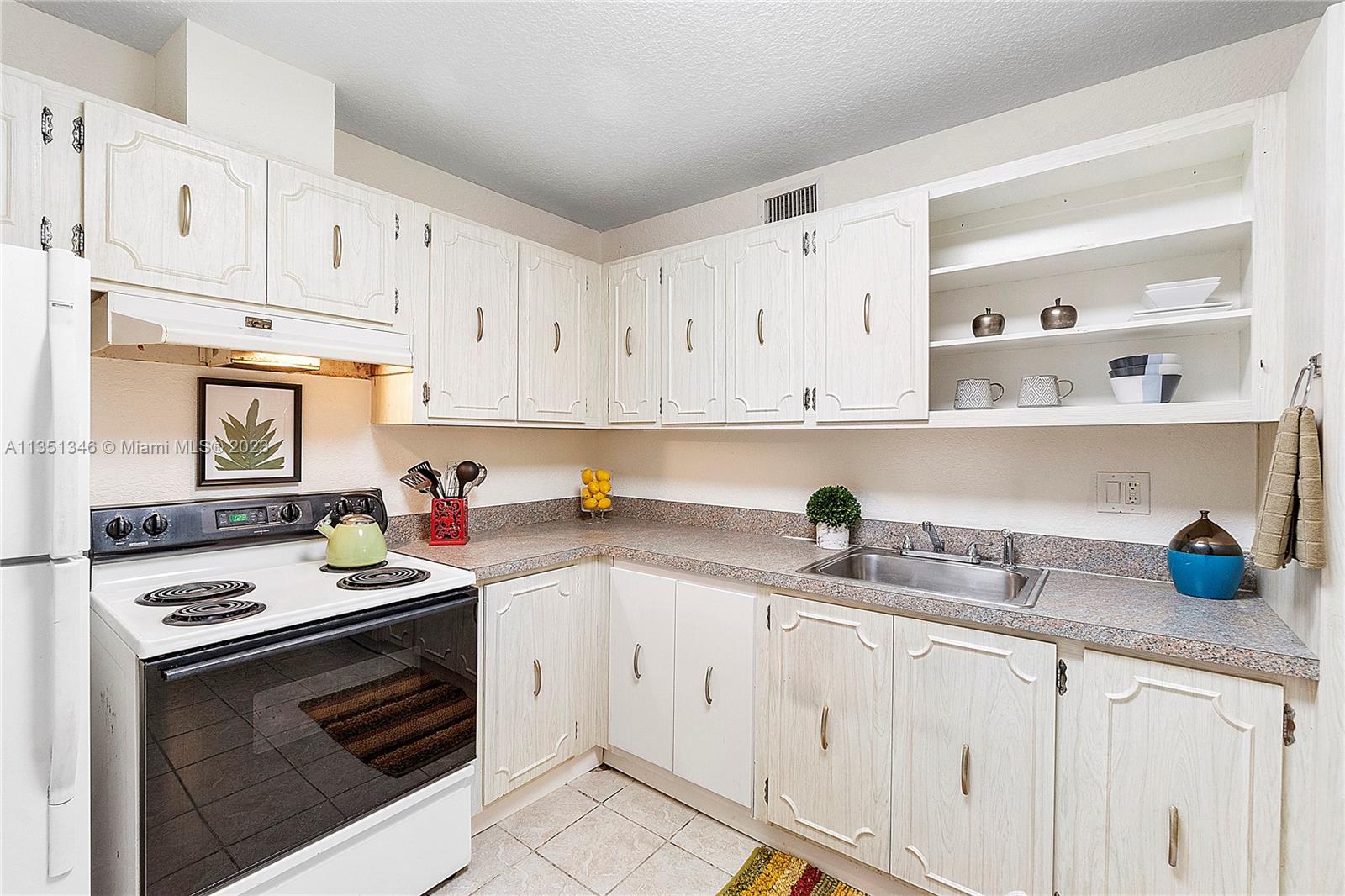 PLANTATION PLACE CONDO - Residential