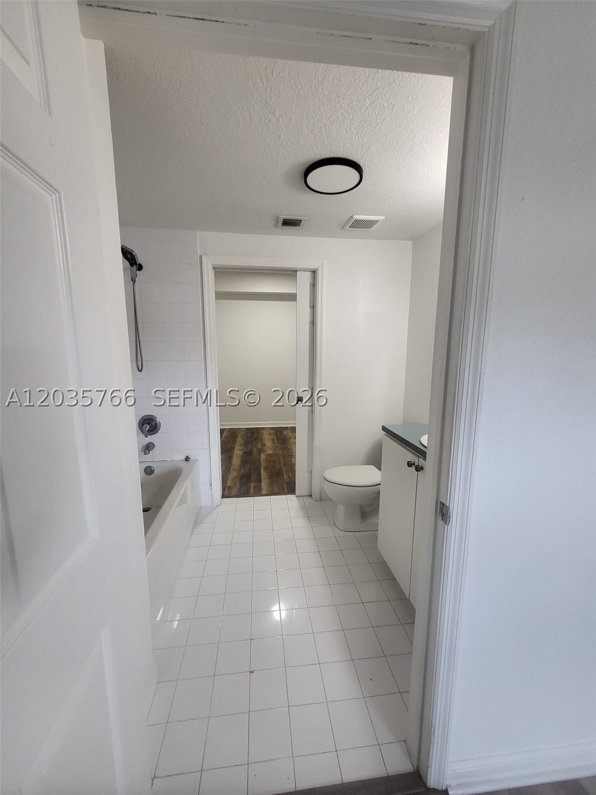BRICKELL RIVERVIEW - Residential Lease