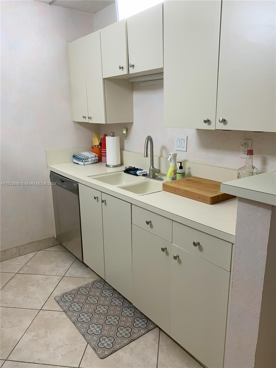 SPANISH TRACE CONDO - Residential