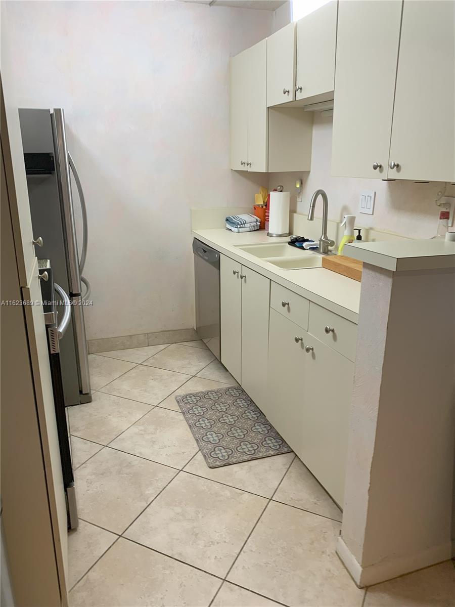SPANISH TRACE CONDO - Residential