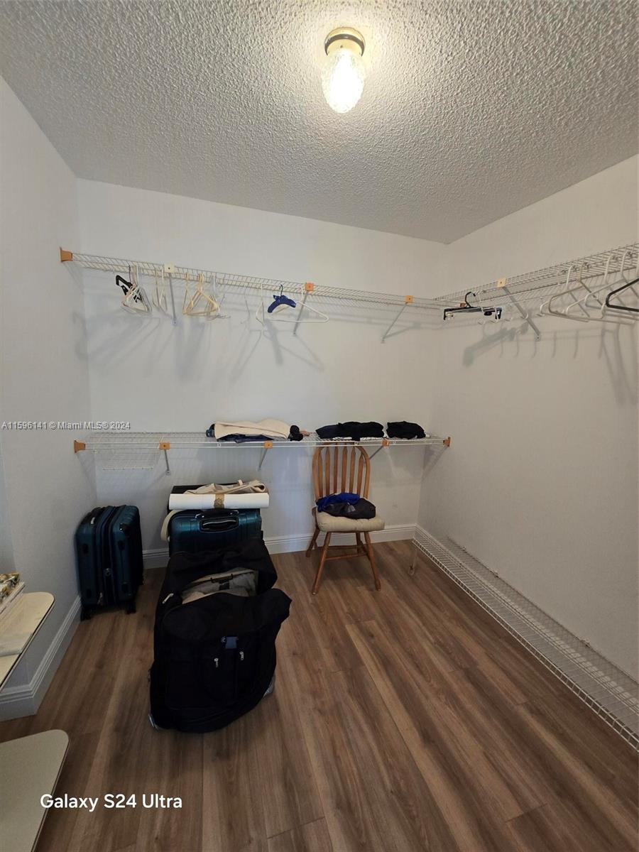 OCEANVIEW PARK CONDO - Residential Lease