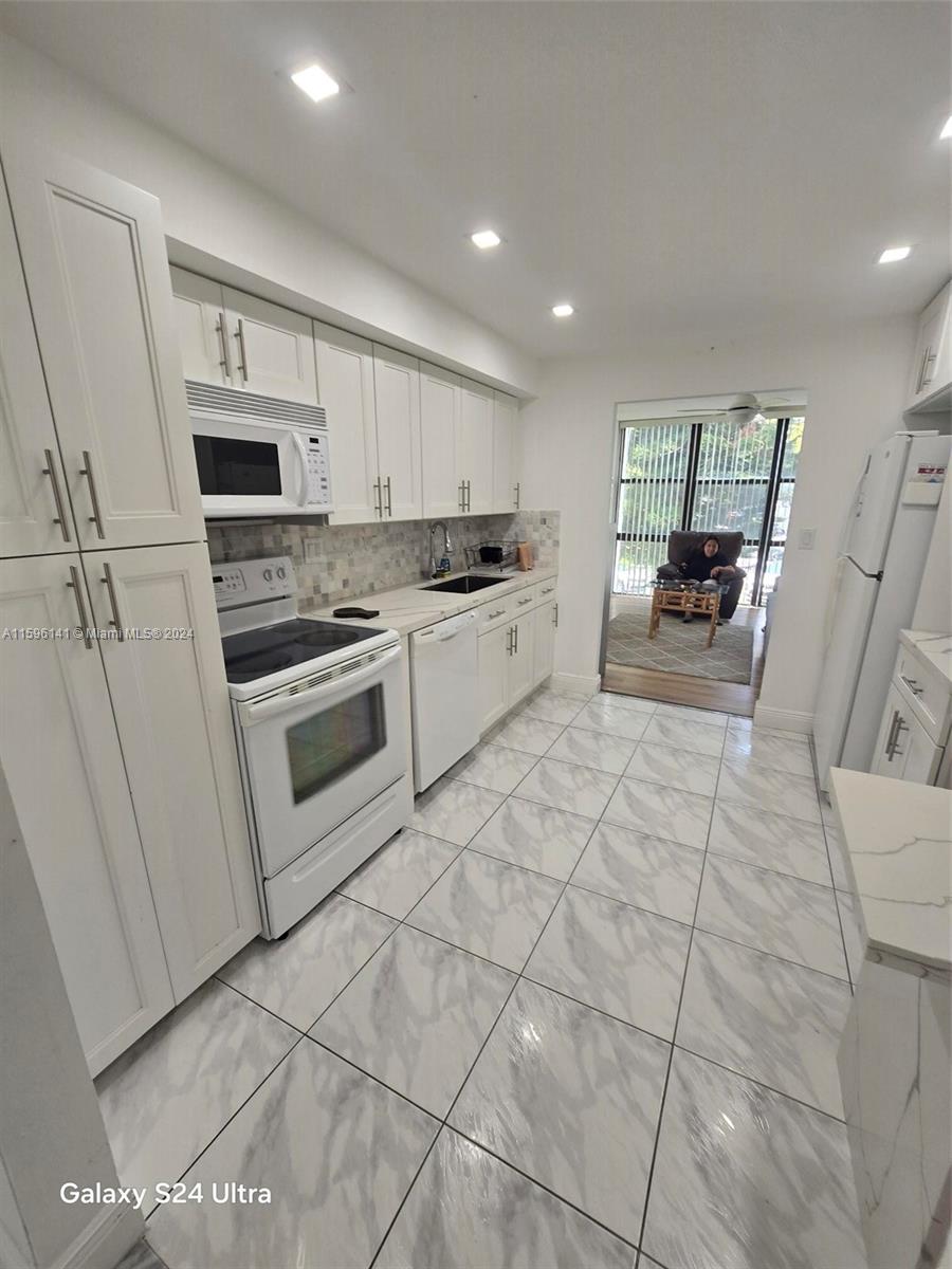 OCEANVIEW PARK CONDO - Residential Lease
