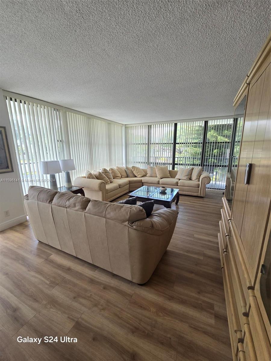 OCEANVIEW PARK CONDO - Residential Lease