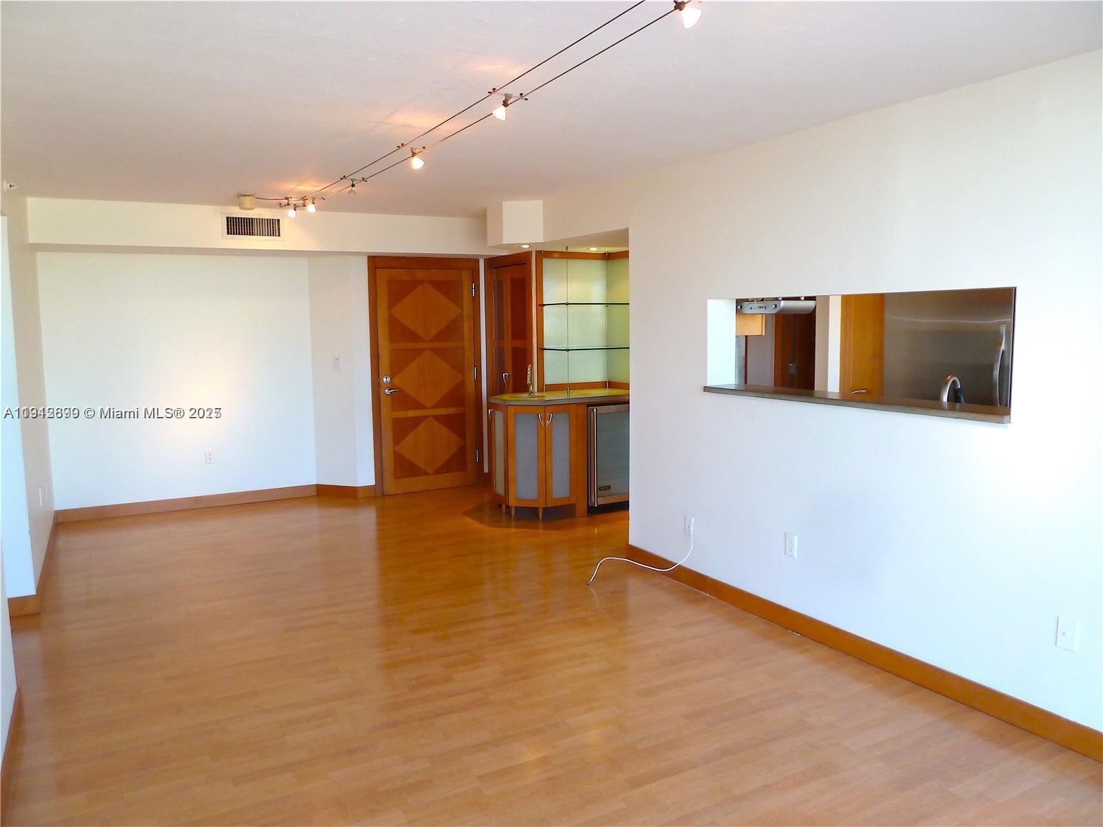 WEST BAY PLAZA CONDO - Residential