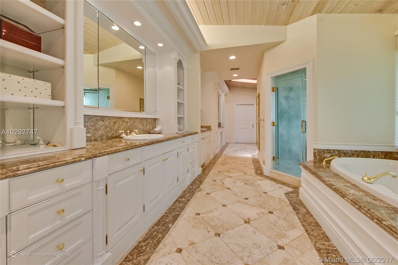 SNAPPER CREEK LAKES SUB - Residential