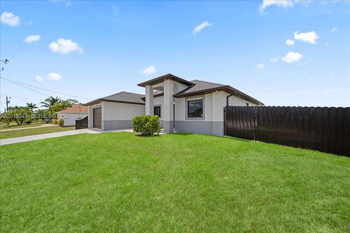 CAPE CORAL - Residential