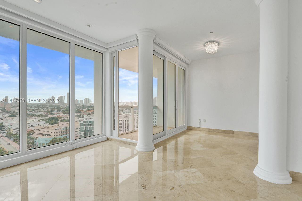 THE DECOPLAGE CONDO - Residential