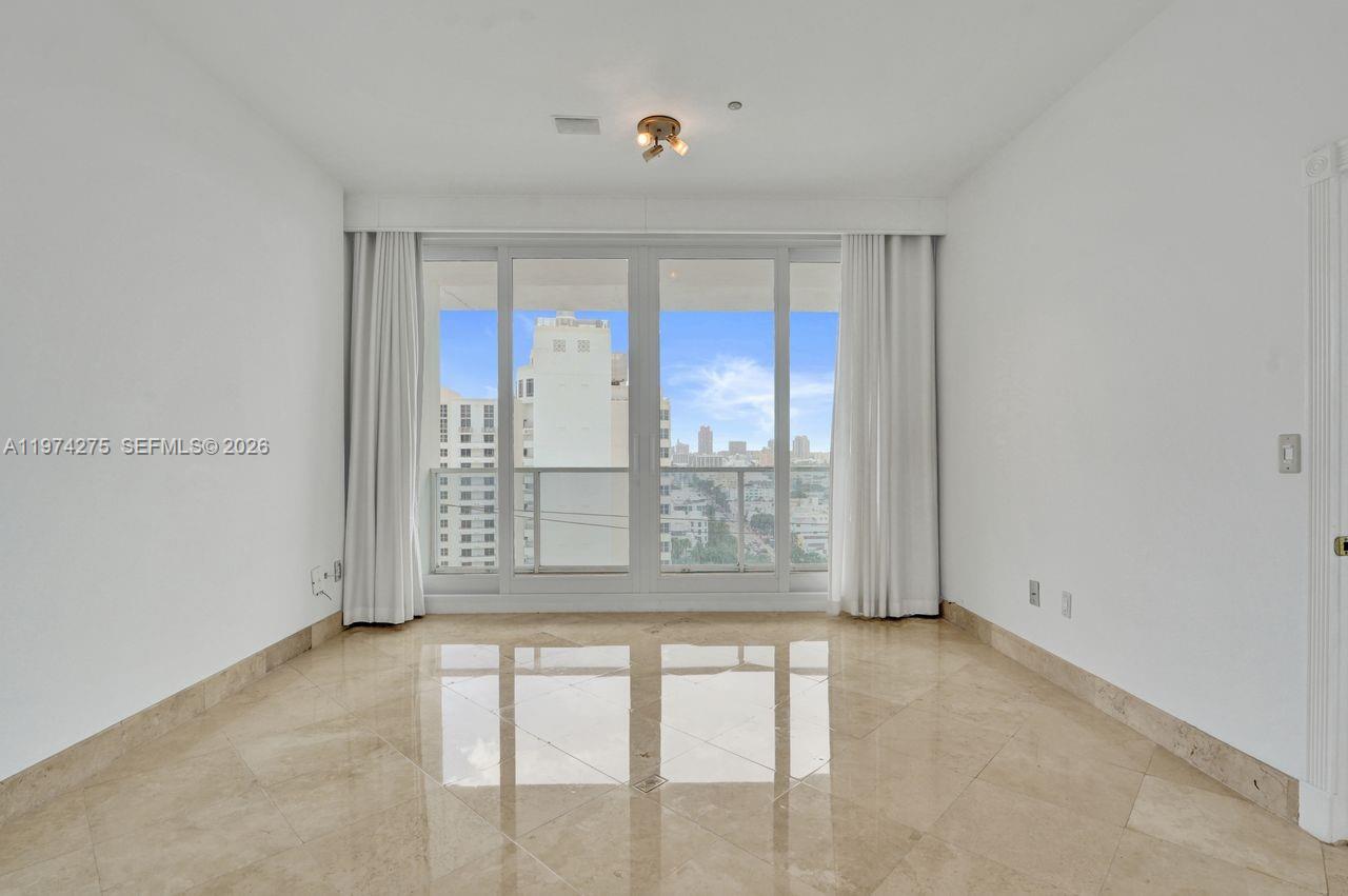 THE DECOPLAGE CONDO - Residential