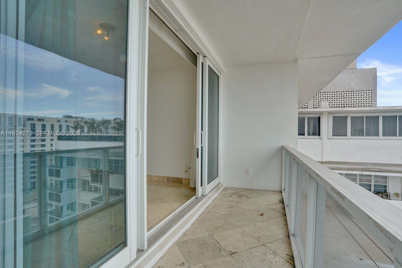 THE DECOPLAGE CONDO - Residential