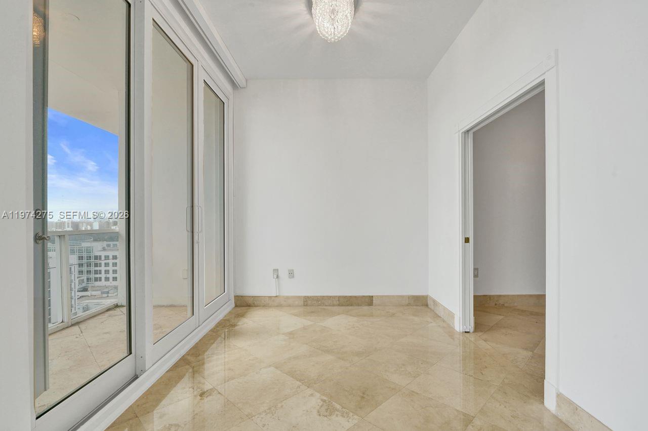 THE DECOPLAGE CONDO - Residential
