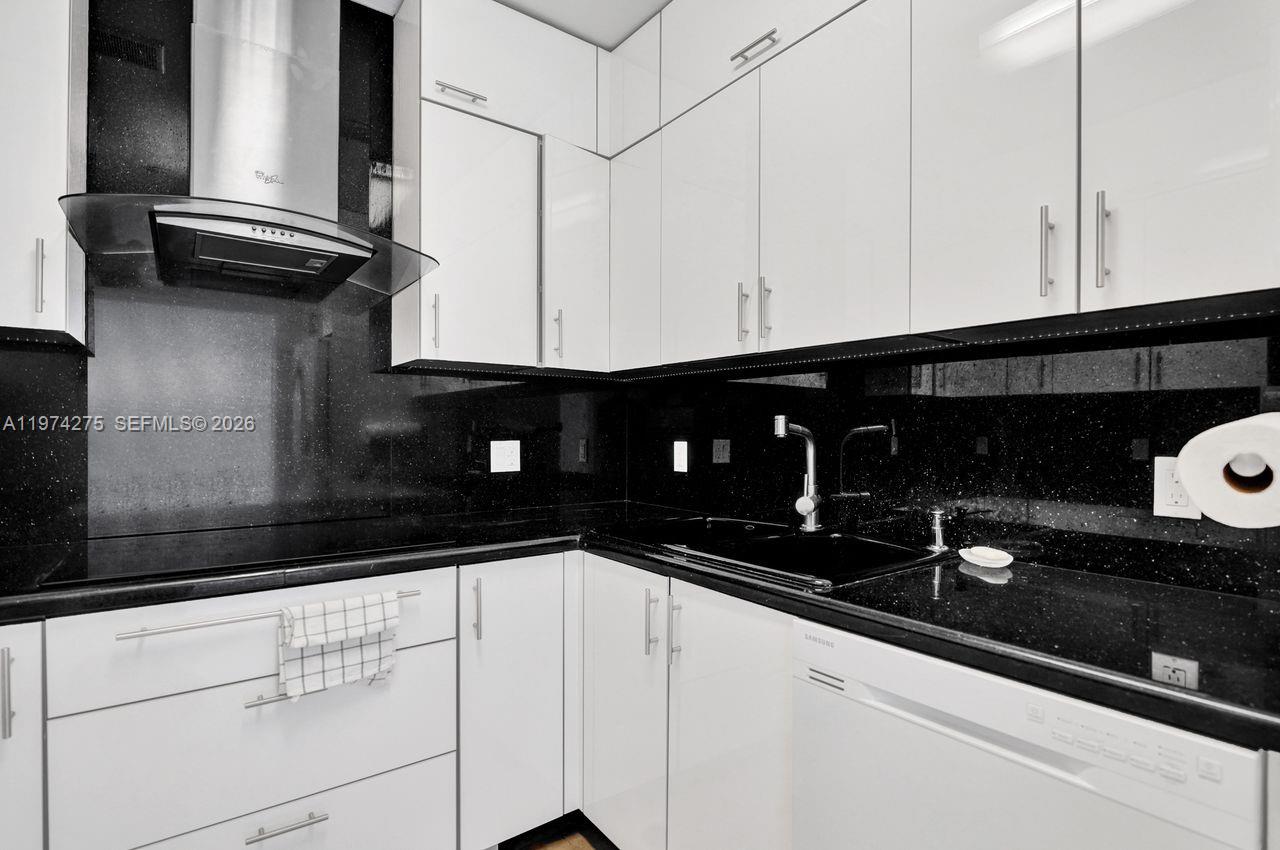 THE DECOPLAGE CONDO - Residential