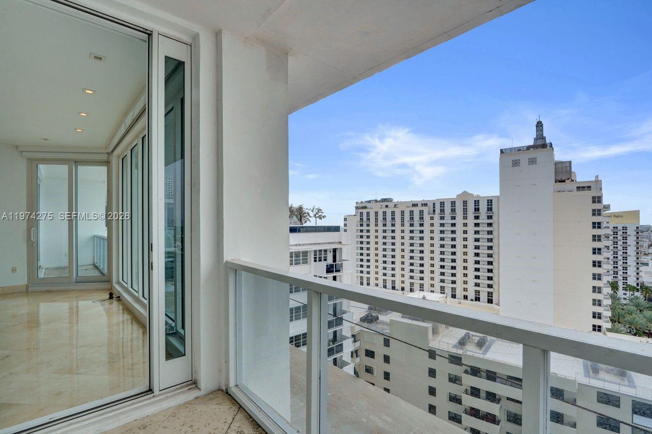 THE DECOPLAGE CONDO - Residential