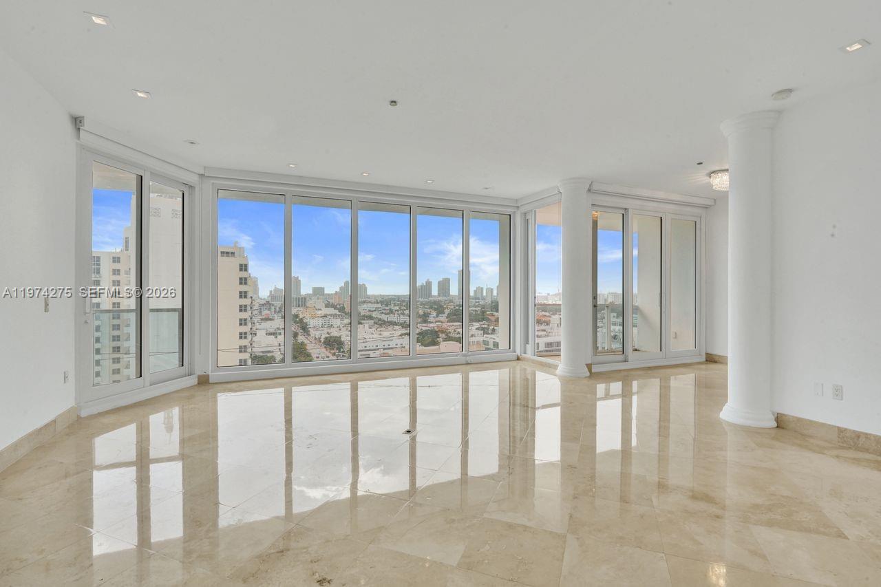 THE DECOPLAGE CONDO - Residential