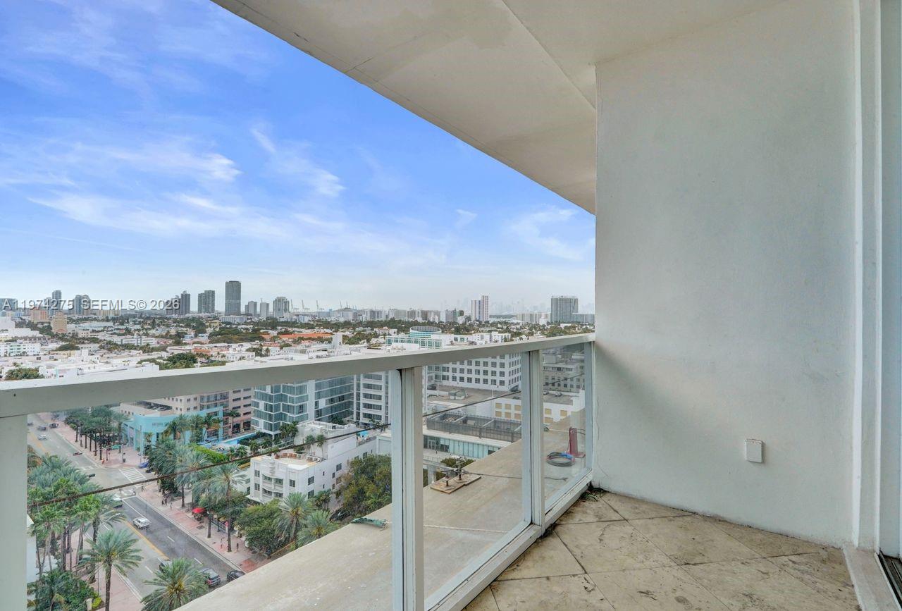 THE DECOPLAGE CONDO - Residential