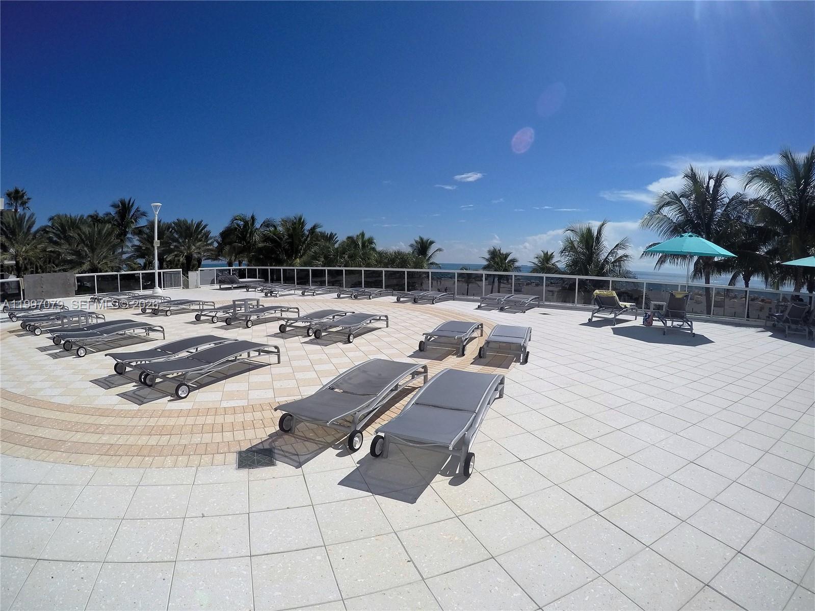 THE DECOPLAGE CONDO - Residential Lease
