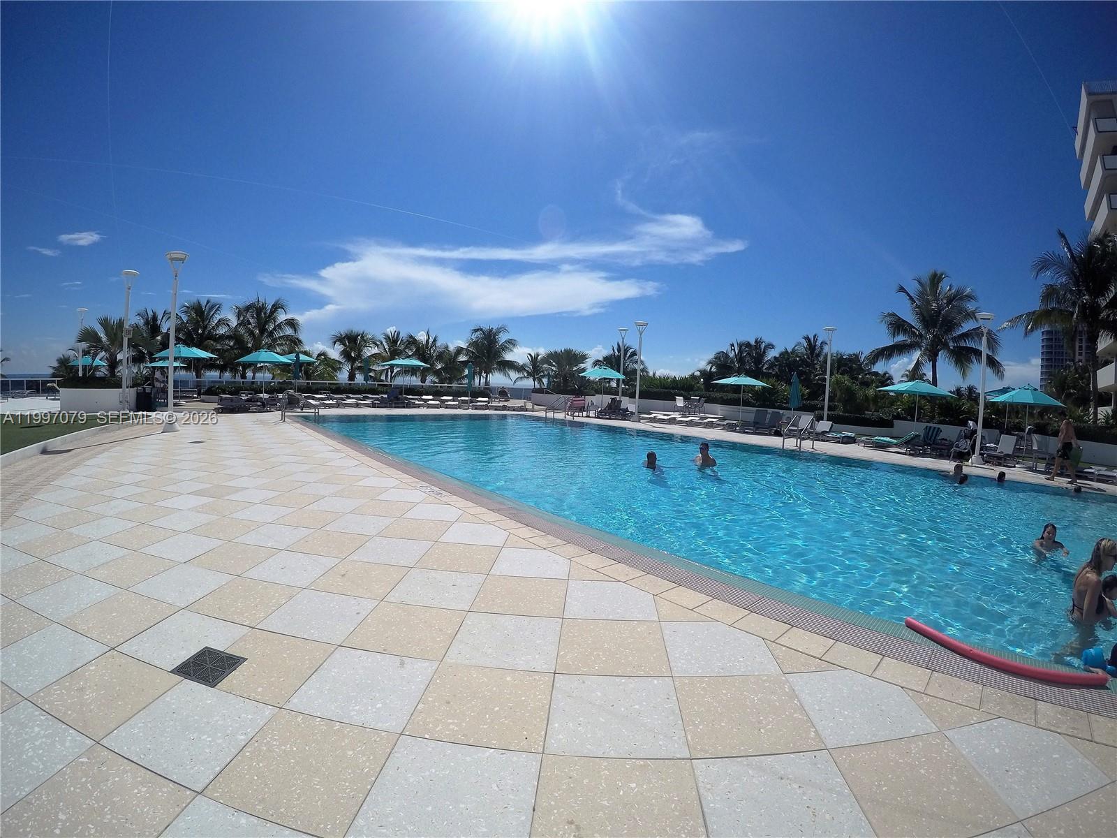 THE DECOPLAGE CONDO - Residential Lease