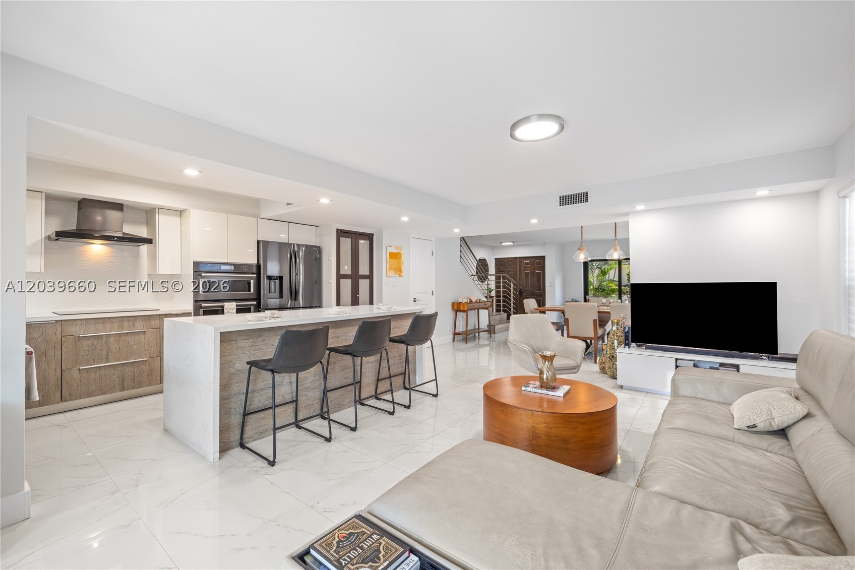 LEEWARD POINT CONDO - Residential