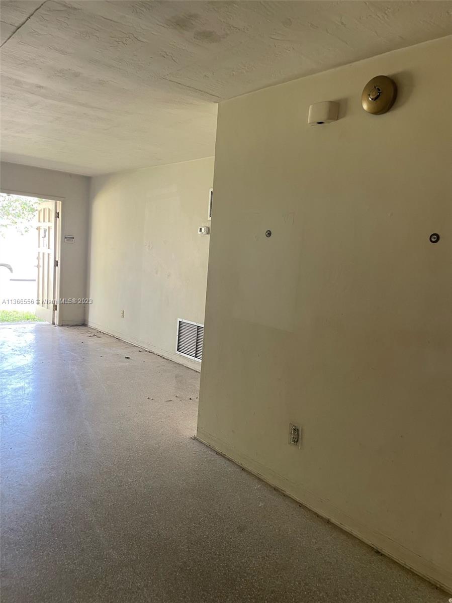 HIGHLAND MANOR SEC 1 - Residential