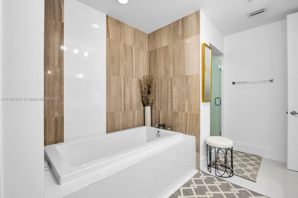 FOUR MIDTOWN MIAMI CONDO - Residential