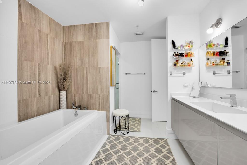 FOUR MIDTOWN MIAMI CONDO - Residential