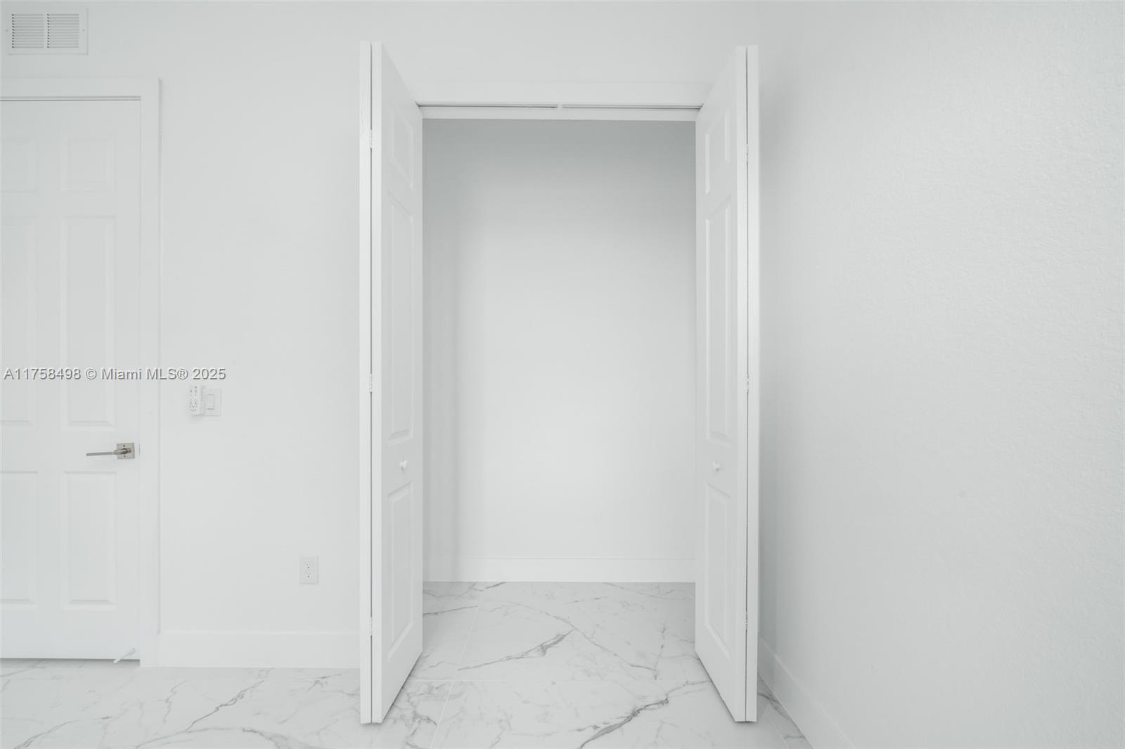 SPRING LAKE VILL 07 - Residential Lease