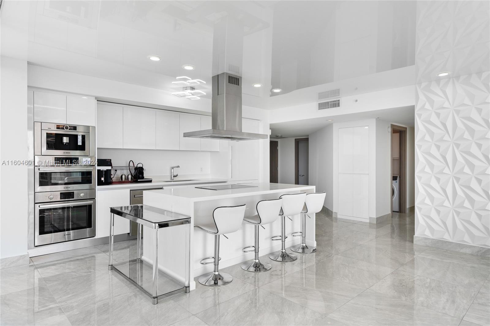 PARQUE TOWERS CONDO - Residential