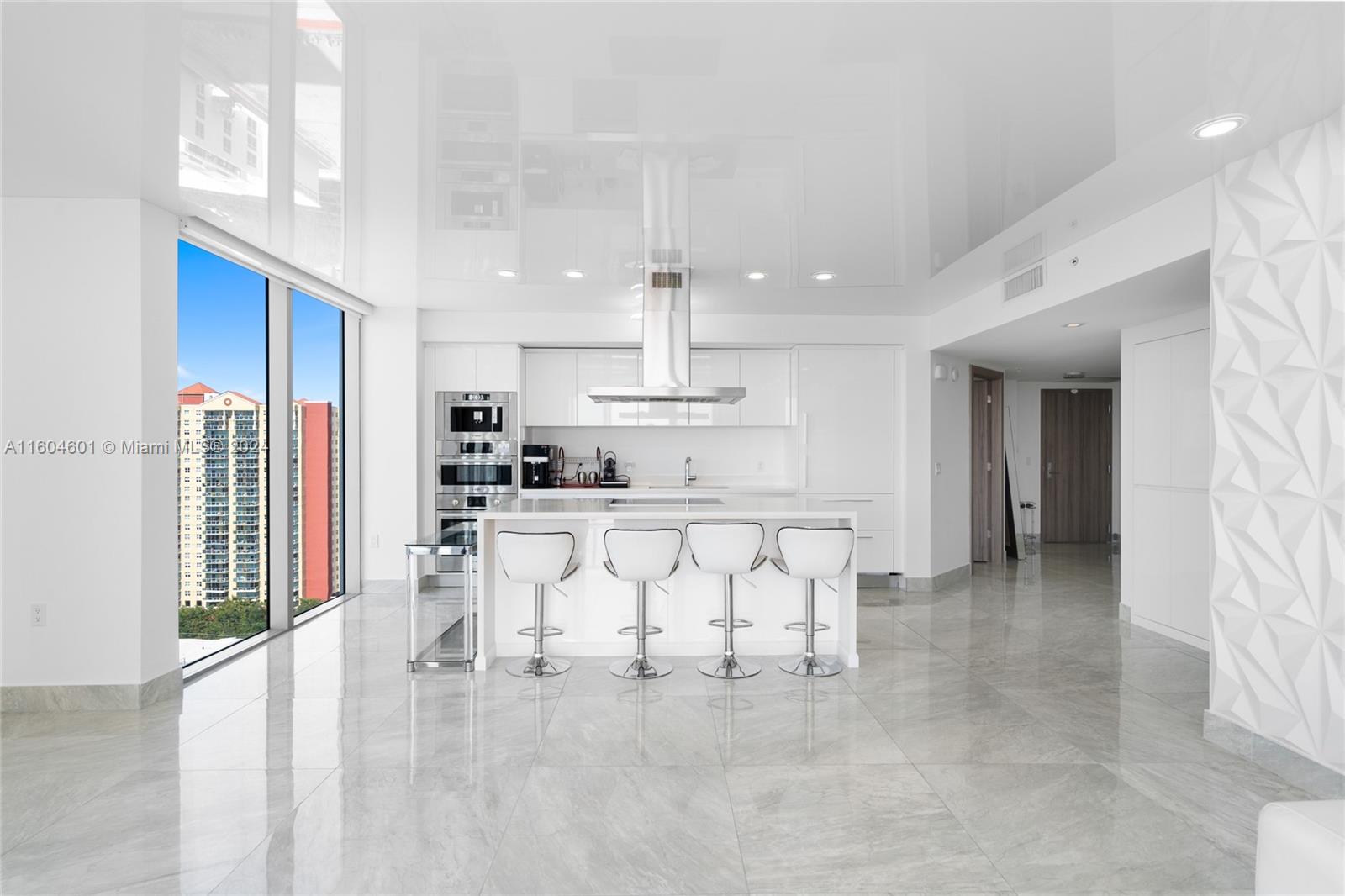 PARQUE TOWERS CONDO - Residential
