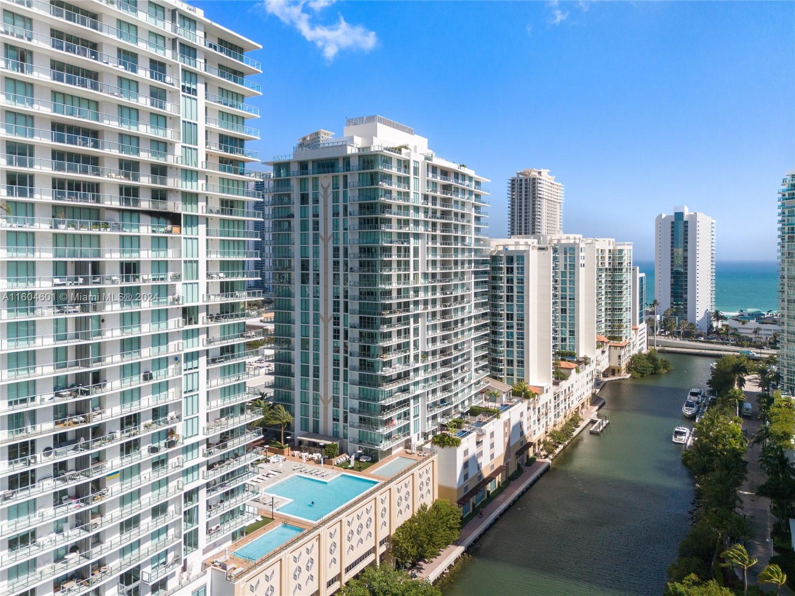 PARQUE TOWERS CONDO - Residential