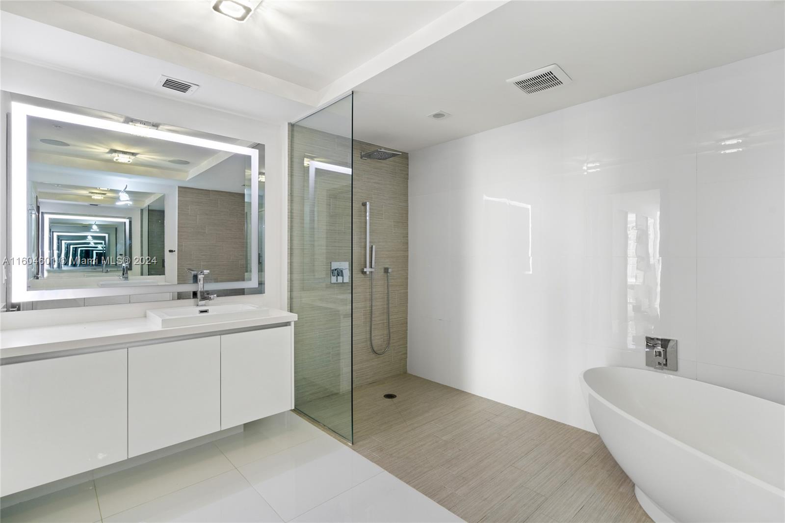 PARQUE TOWERS CONDO - Residential
