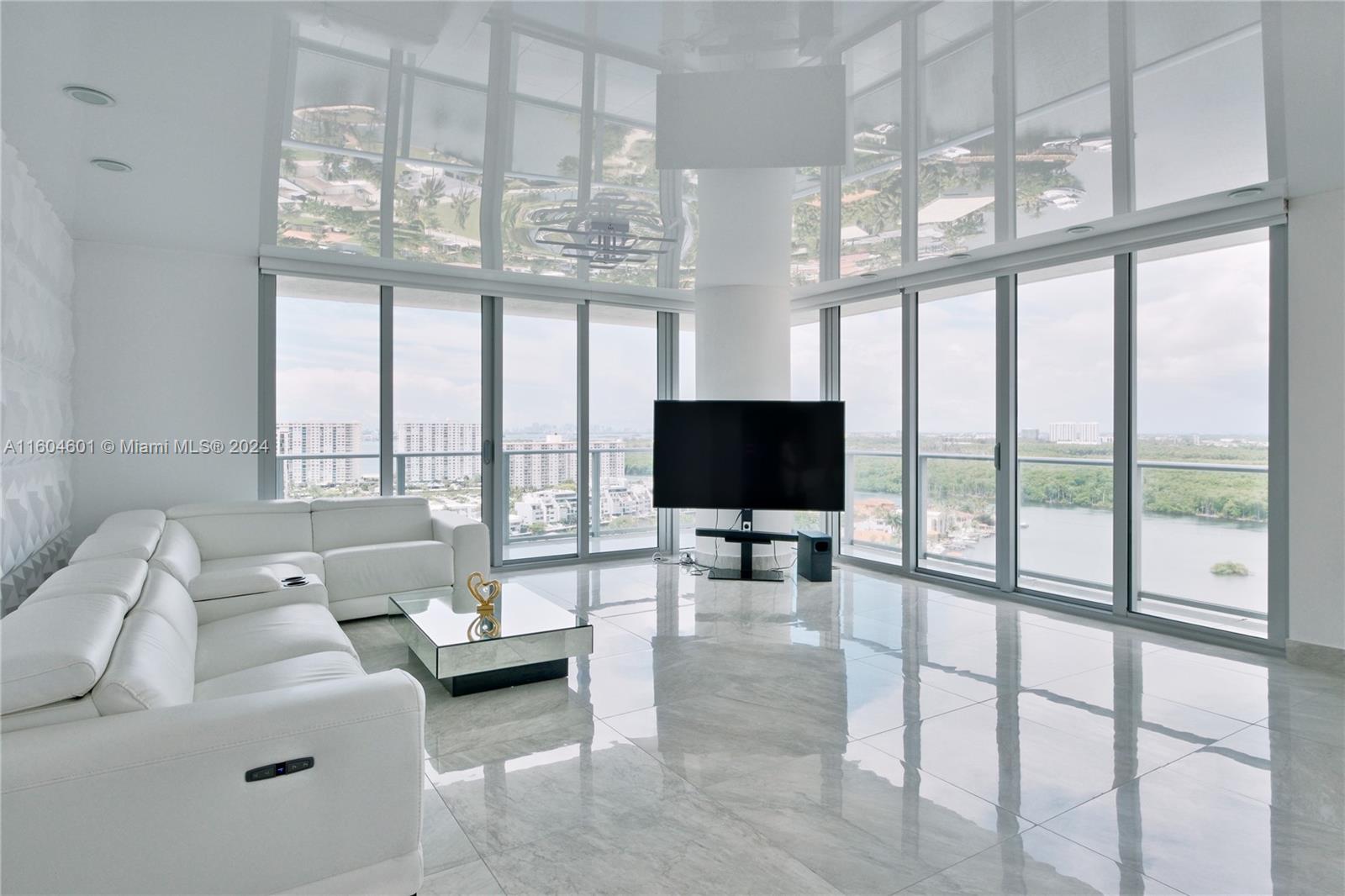 PARQUE TOWERS CONDO - Residential