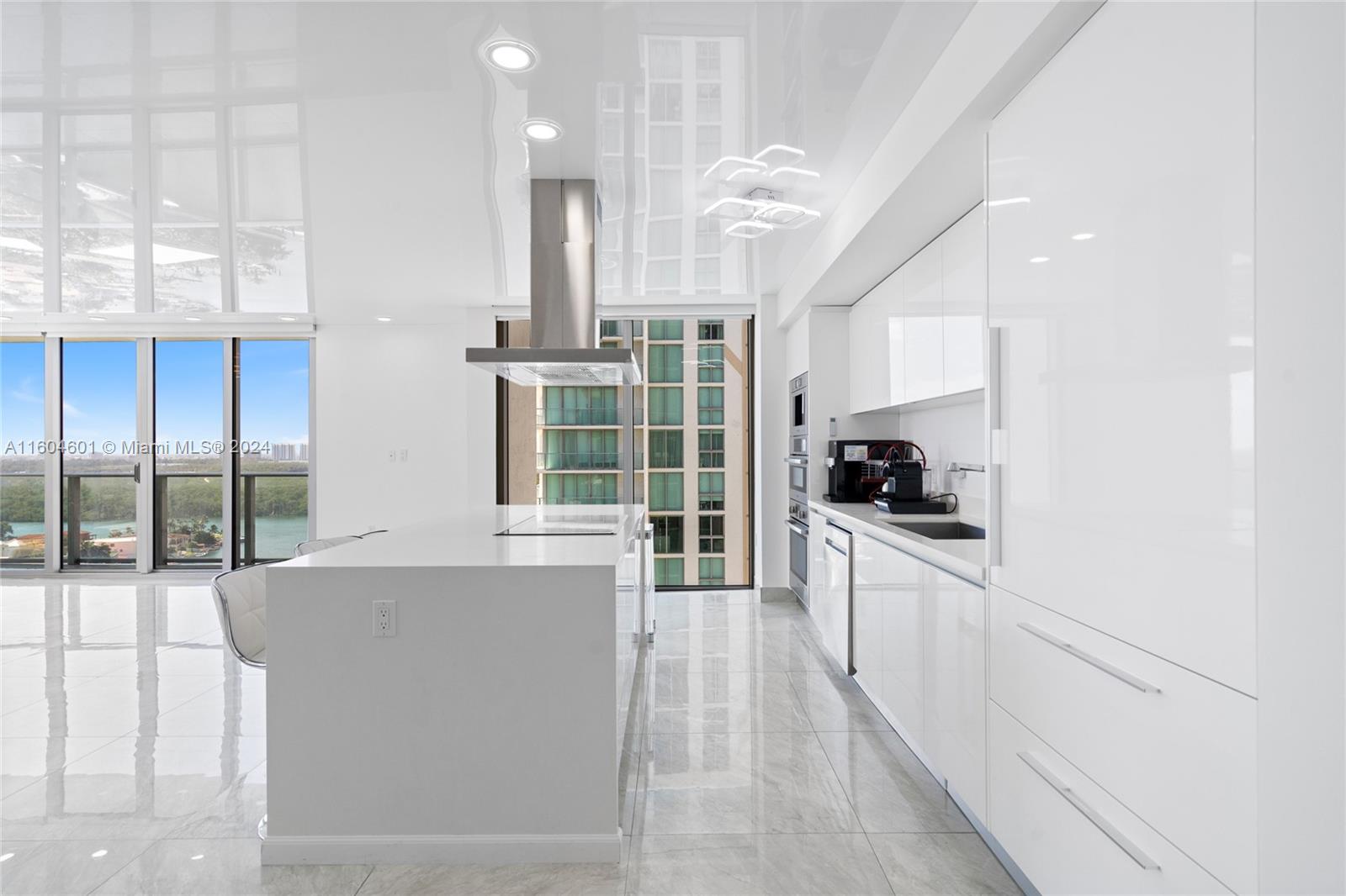 PARQUE TOWERS CONDO - Residential
