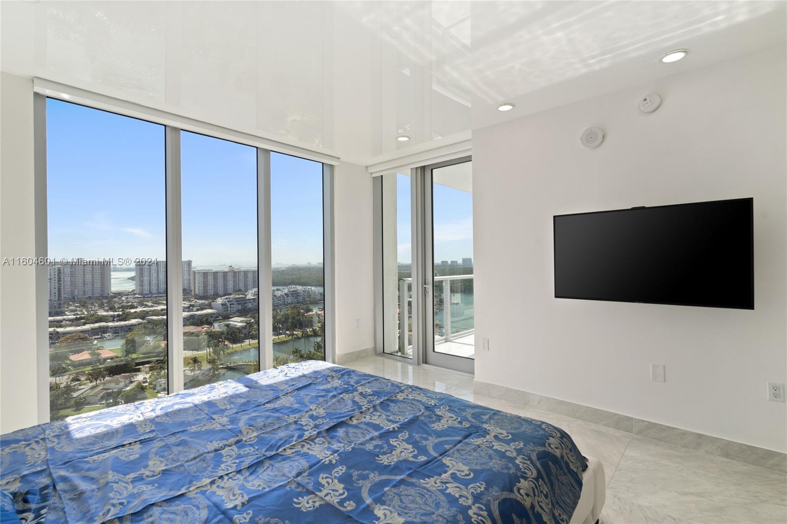 PARQUE TOWERS CONDO - Residential