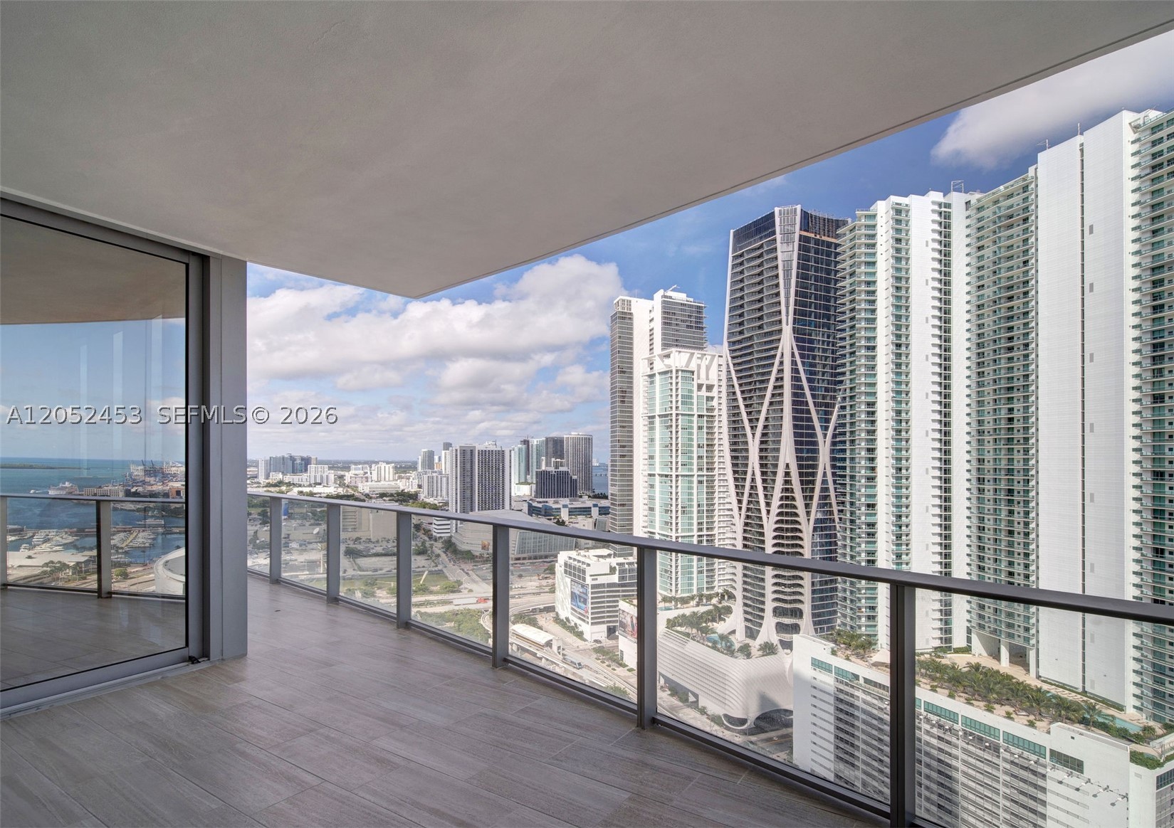 PARAMOUNT MIAMI WORLD CENT - Residential Lease
