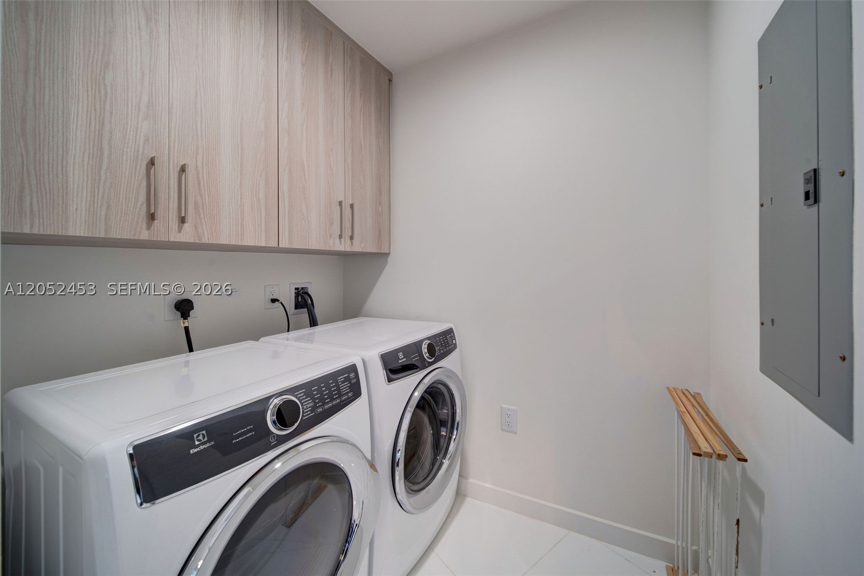 PARAMOUNT MIAMI WORLD CENT - Residential Lease