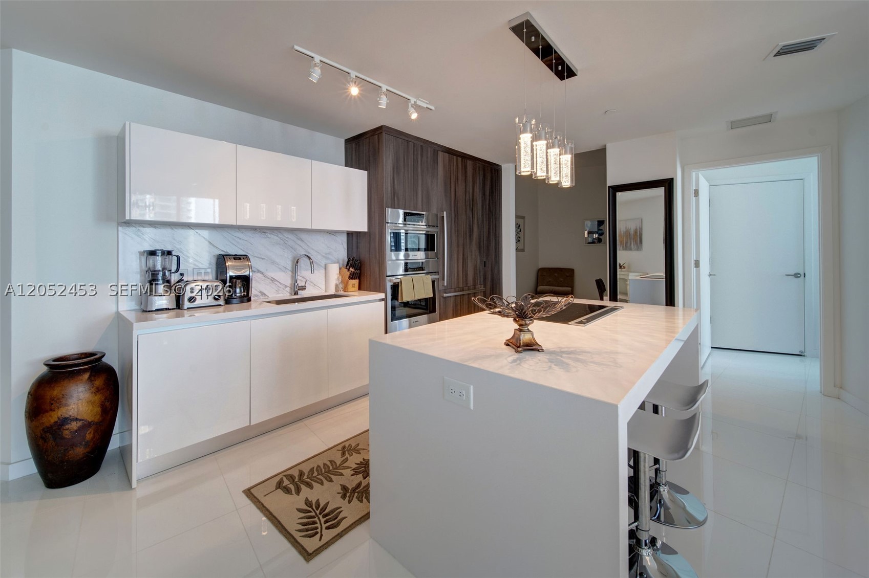 PARAMOUNT MIAMI WORLD CENT - Residential Lease