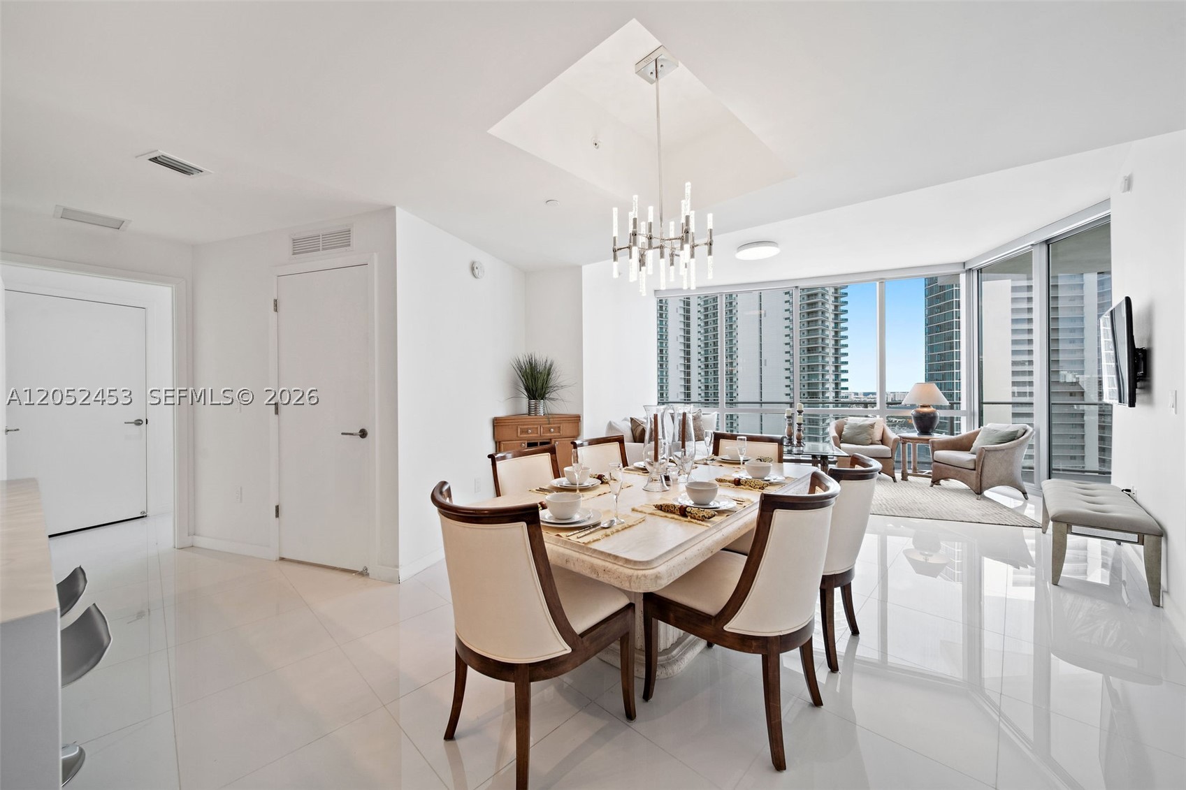 PARAMOUNT MIAMI WORLD CENT - Residential Lease