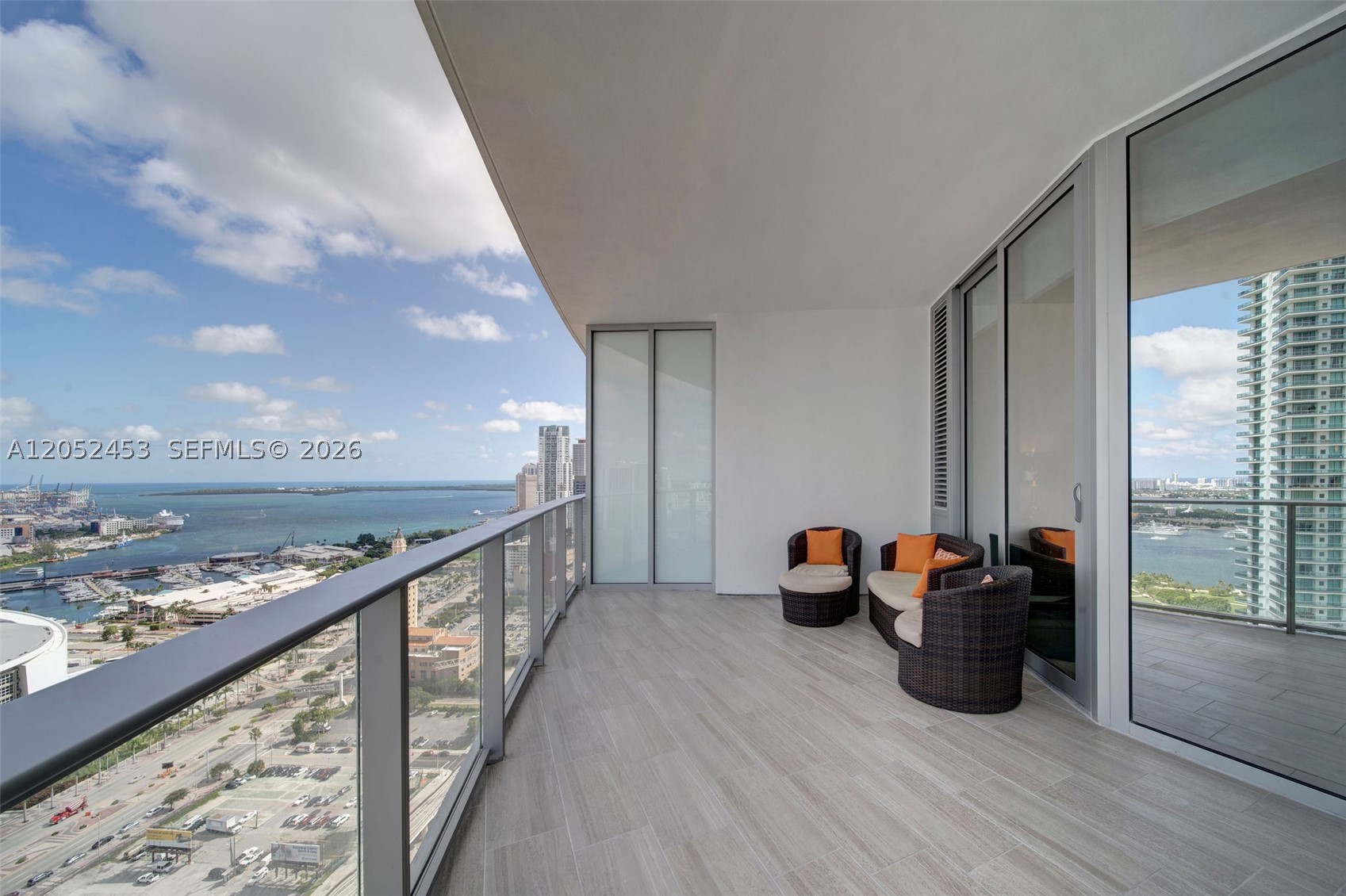 PARAMOUNT MIAMI WORLD CENT - Residential Lease