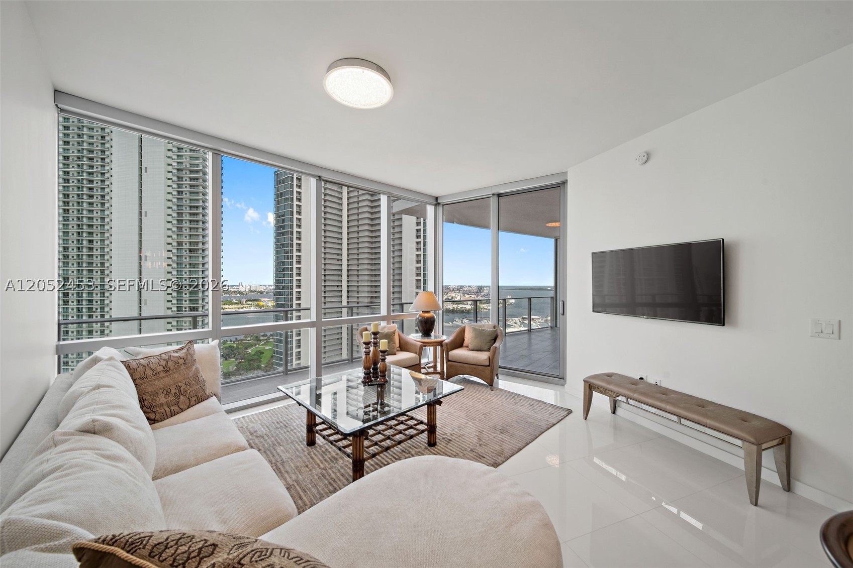 PARAMOUNT MIAMI WORLD CENT - Residential Lease