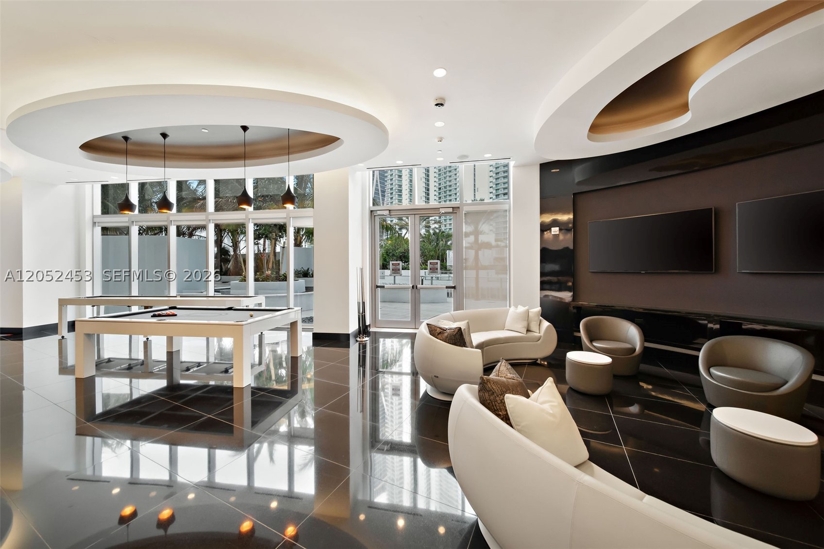 PARAMOUNT MIAMI WORLD CENT - Residential Lease