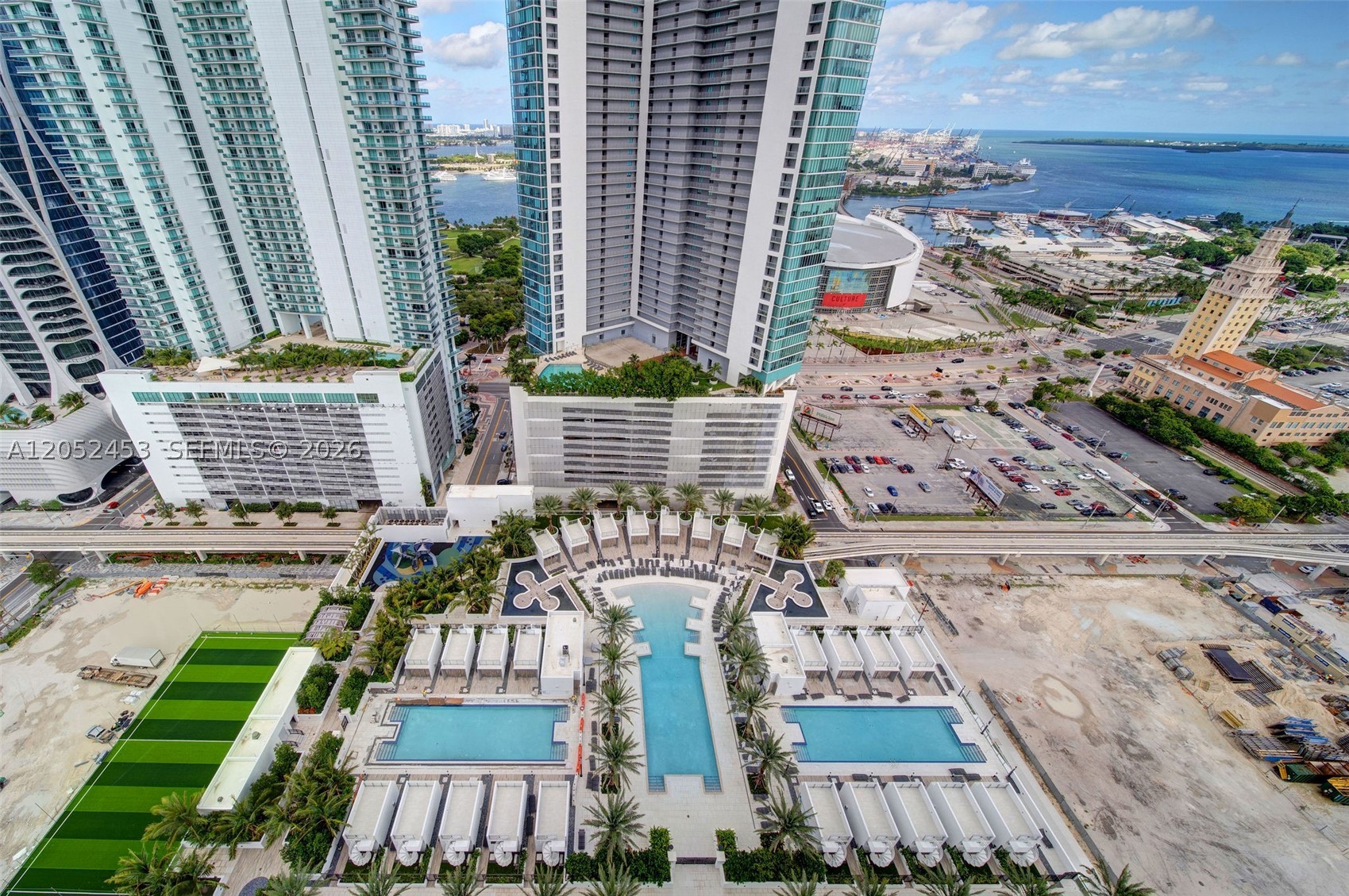 PARAMOUNT MIAMI WORLD CENT - Residential Lease