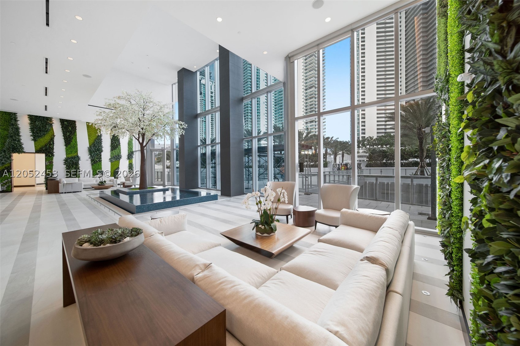 PARAMOUNT MIAMI WORLD CENT - Residential Lease