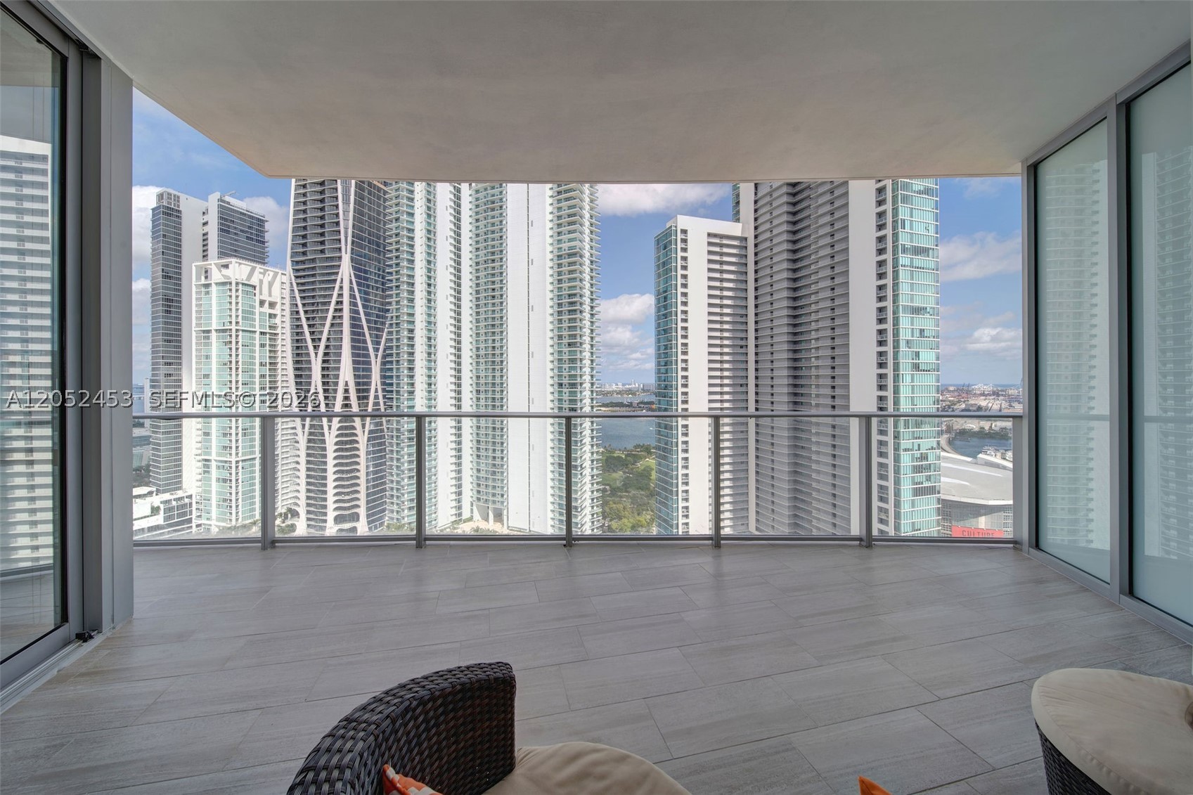 PARAMOUNT MIAMI WORLD CENT - Residential Lease