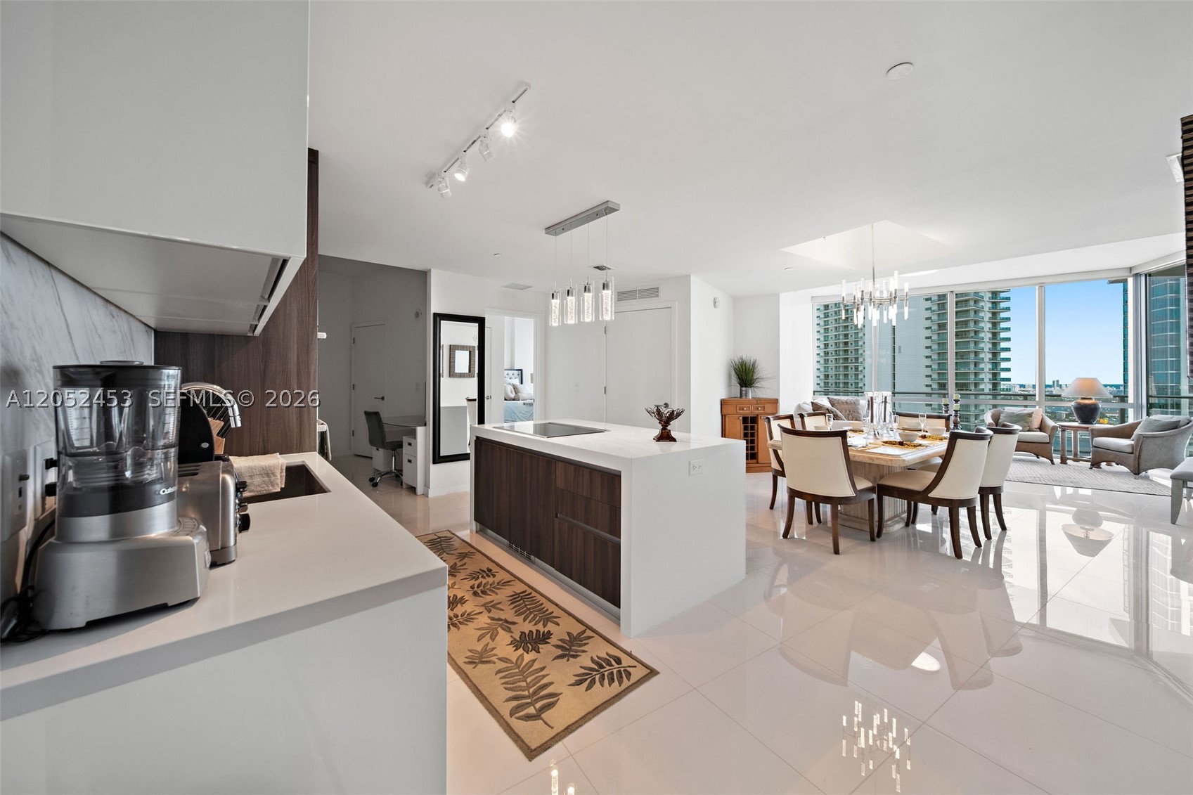 PARAMOUNT MIAMI WORLD CENT - Residential Lease