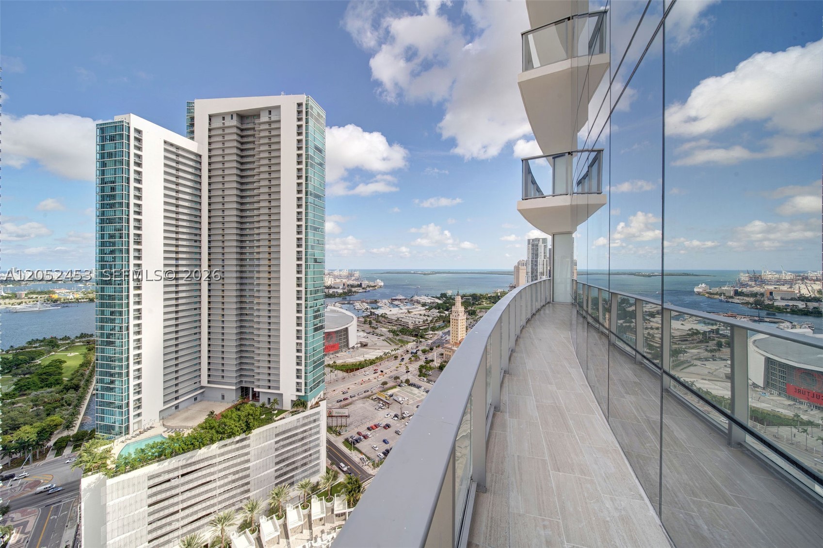 PARAMOUNT MIAMI WORLD CENT - Residential Lease