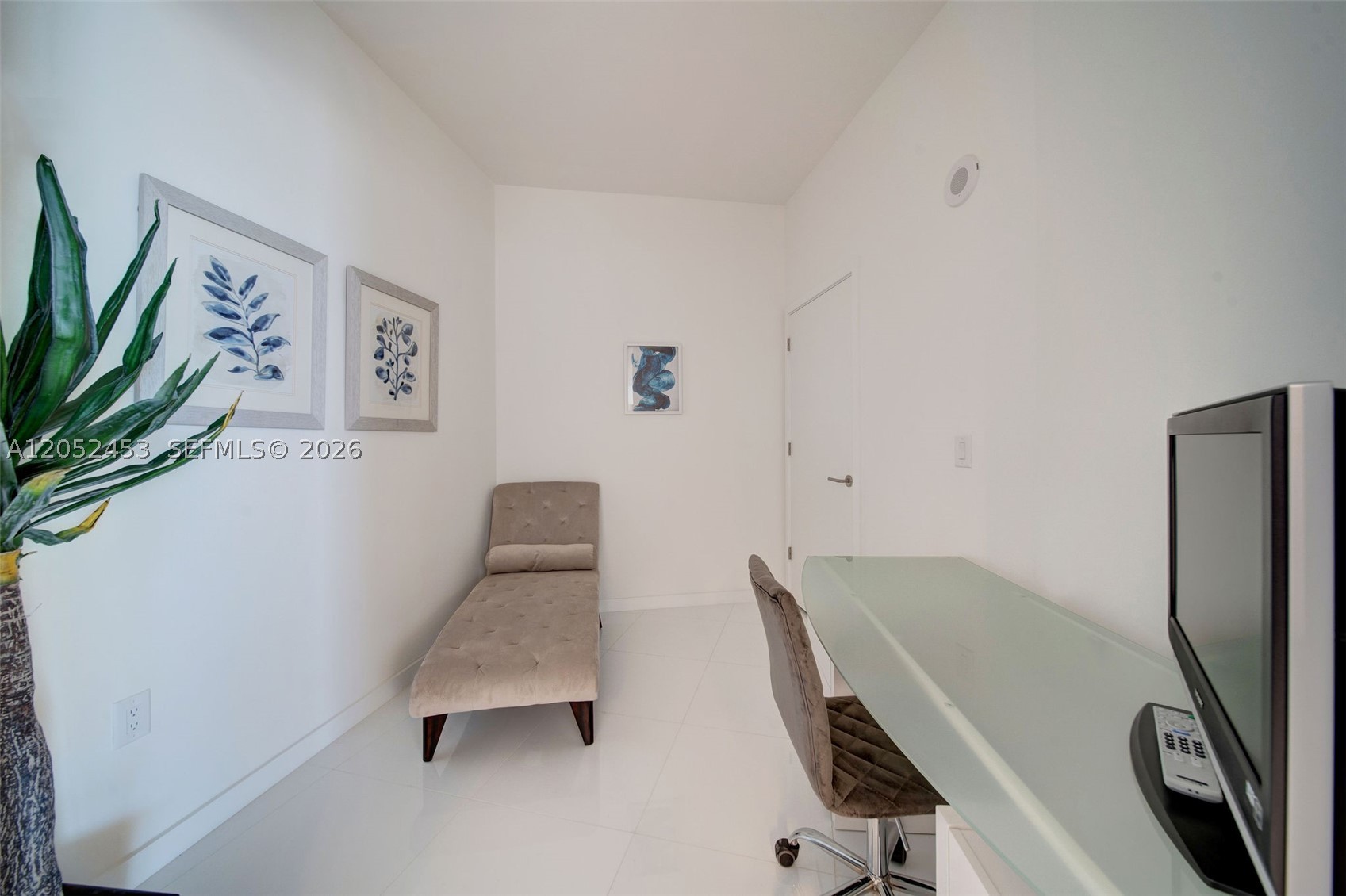 PARAMOUNT MIAMI WORLD CENT - Residential Lease